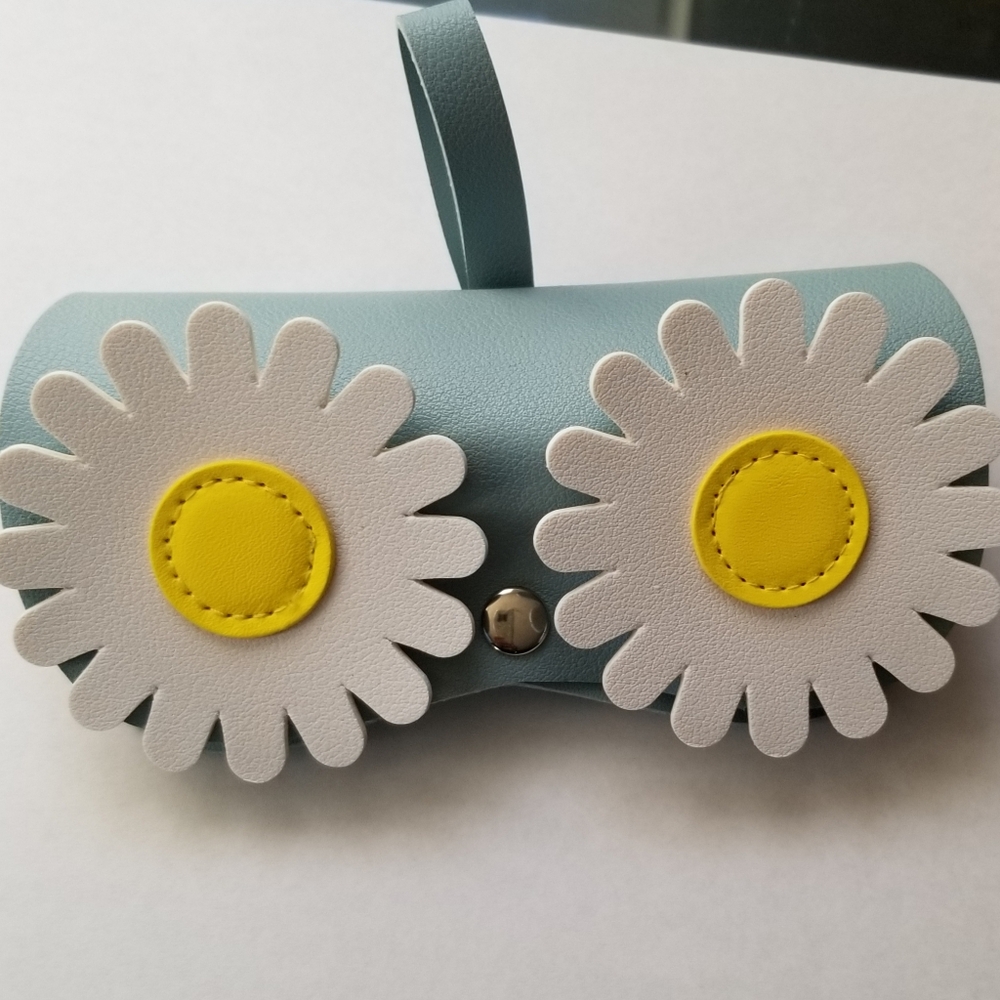 Super Kool Sunglasses Case 😎 - Picture 5 of 6